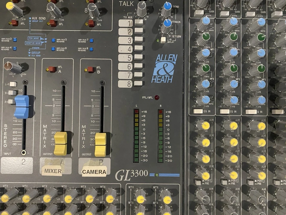 Consola de mezcla de audio Allen and Heath GL3300 40 canales doble función - **LEER** Foto 4 de 4