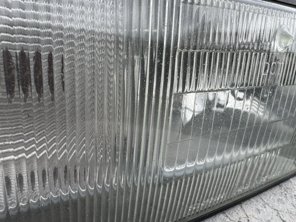 Conjunto de faro izquierdo (lado del conductor) OE HELLA VW Volkswagen Corrado G60 especificaciones EE. UU. Foto 3 de 4