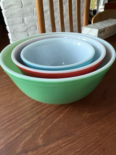 Vintage Pyrex Primary Colors 3 Nesting Mixing Bowls 401 Blue -403 Green-402 Red