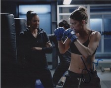 Jes Macallan Legends of Tomorrow Autographed Signed 8x10 Photo COA #Z91
