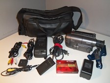 Sony Handycam CCD-TRV22 Video8 Camcorder NIGHTSHOT Nightvision w/ Accessories