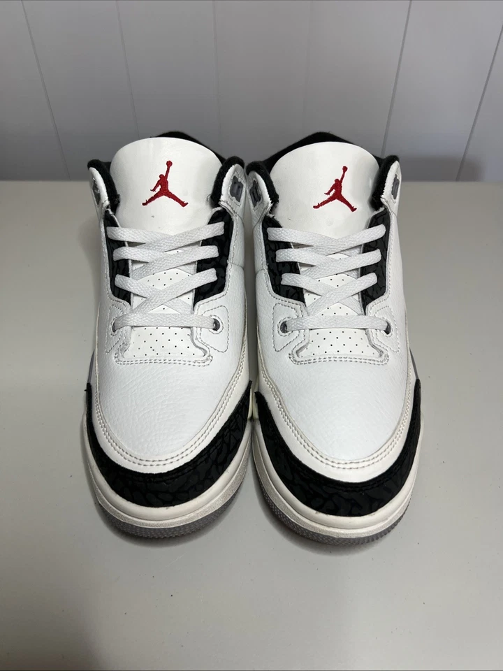 Talla 3Y (PS) - Jordan 3 Retro Gris Cemento Foto 3 de 4