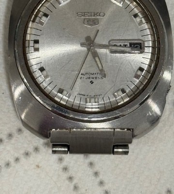 seiko automatic 21 jewels mens watch from the 80s described below