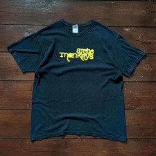 T-shirt vintage Arctic Monkeys grande nera uomo gialla testo graffiti anni 2000 Y2K