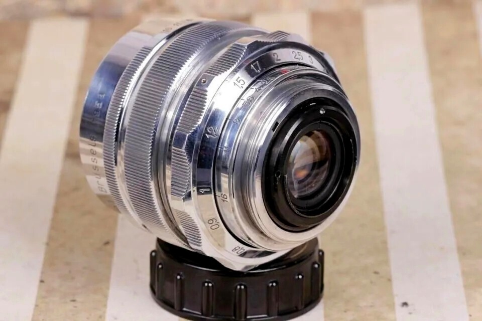 Soviet Lens MIR-1 37mm f2.8 M39 Vintage Wide-Angle lens