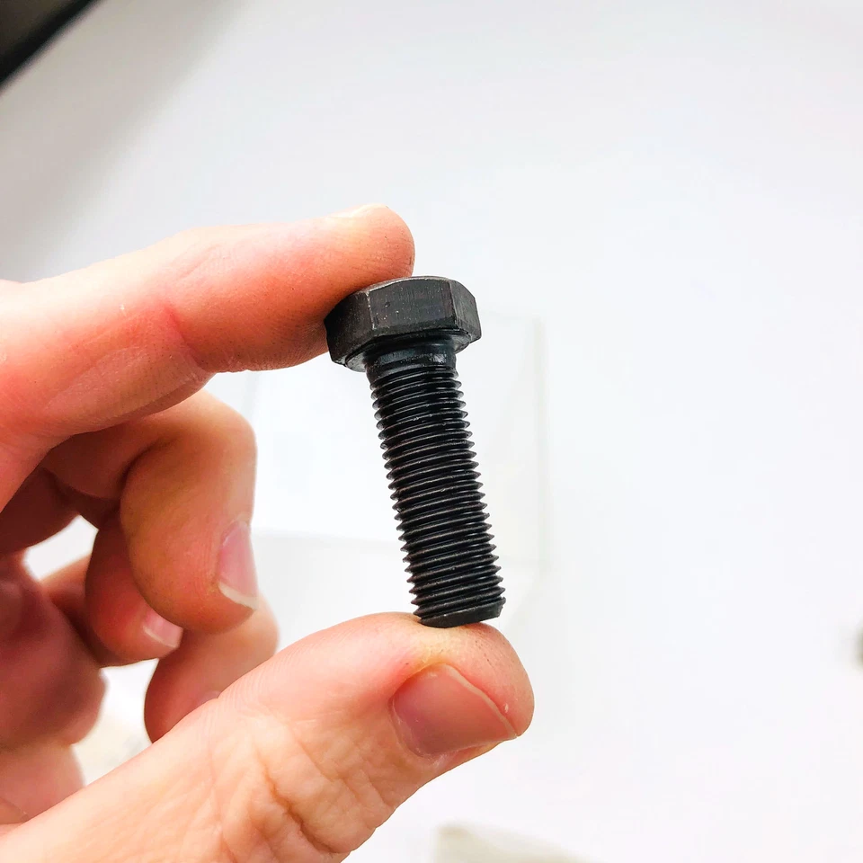 Mopar 3143794 Bolt for Rear Axle Seal OEM NOS 1981-86 Jeep CJ 5-8 Scrambler Foto 4 de 4