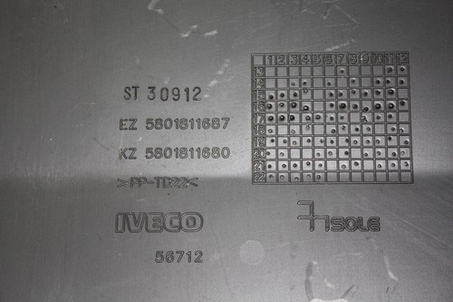 Cubierta protectora de moldura lateral izquierdo Iveco Daily 5801811687 genuina - Imagen 9 de 10