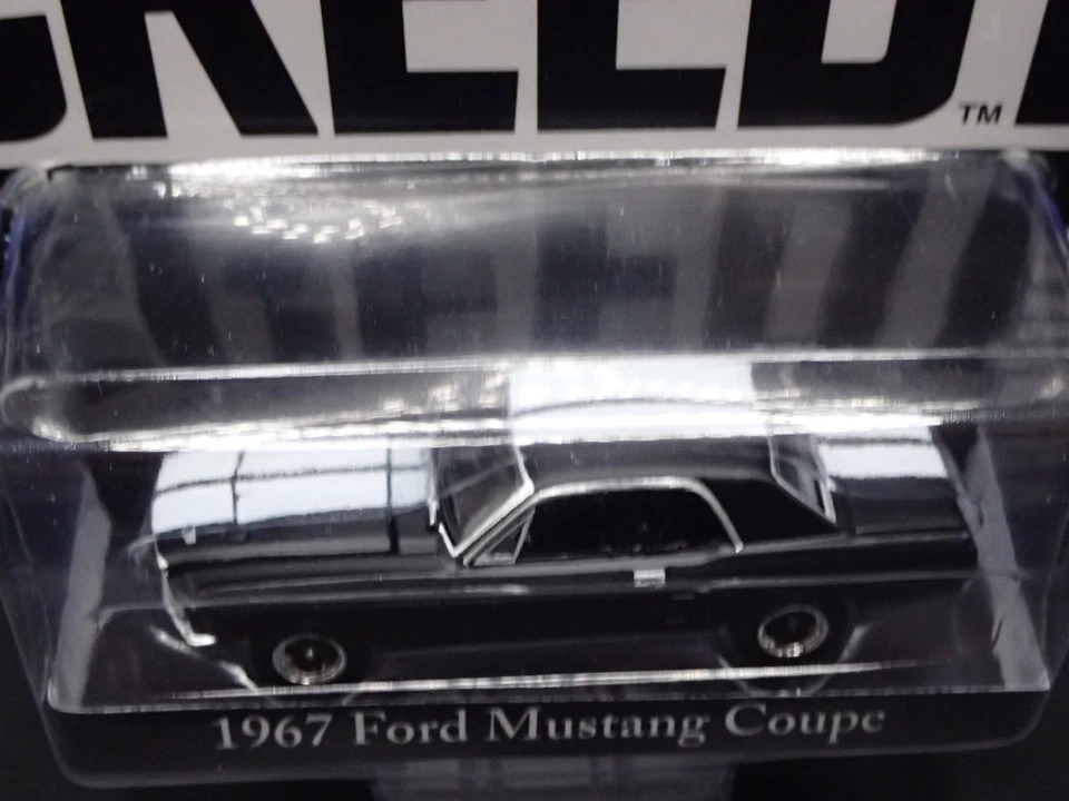 Ford Mustang Creed II 2025 Greenlight Hollywood 1967 serie negra 35 1:64 Foto 4 de 4