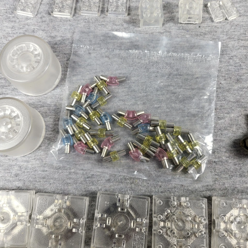 Bloques de construcción Lego Lite Brix, fuente de alimentación, pasadores y varias piezas y piezas Foto 3 de 4