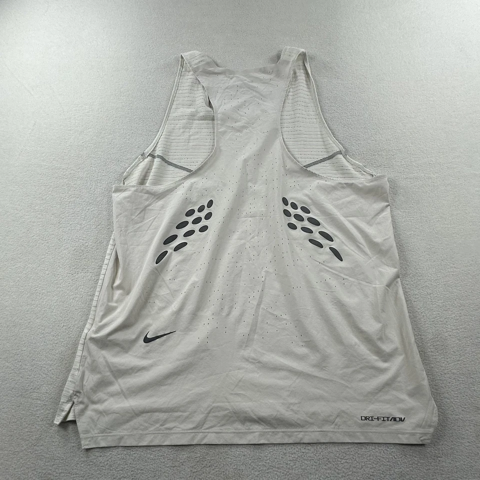 Рубашка мужская Nike Run Division светло-бежевая Dri-Fit ADV Pinnacle Tank DM4775 - Изображение 3 из 4