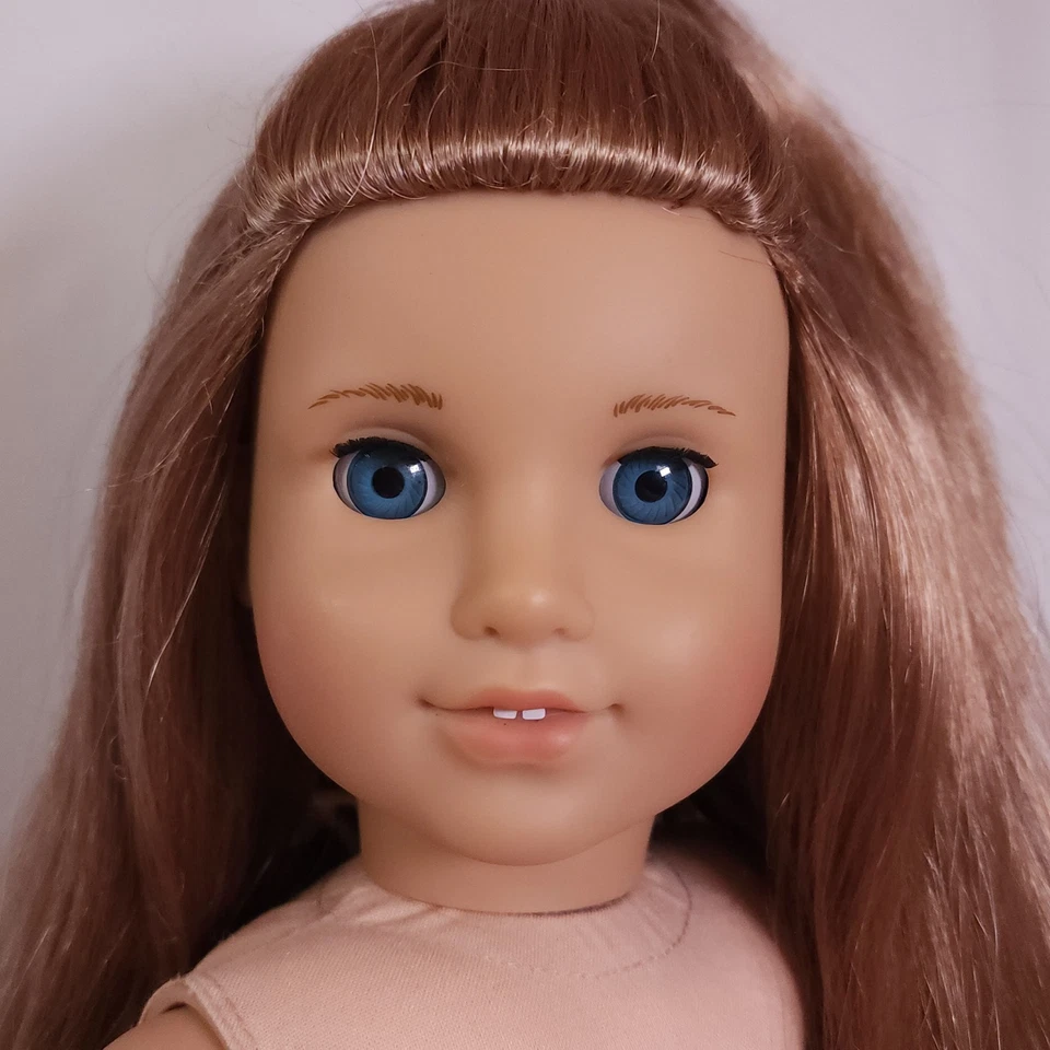 18" American Girl Doll 2012 GOTY McKenna Brooks: Caramel Brown Hair, Blue Eyes - Image 2 of 4