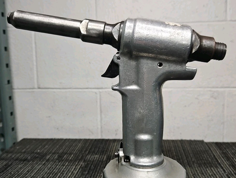 Huck 2025 Pneudraulic Riveter 0.675 Inch Stroke. (1 PK) for sale