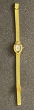 Damen Ovale Quarzuhr mit Mesh Style Band.