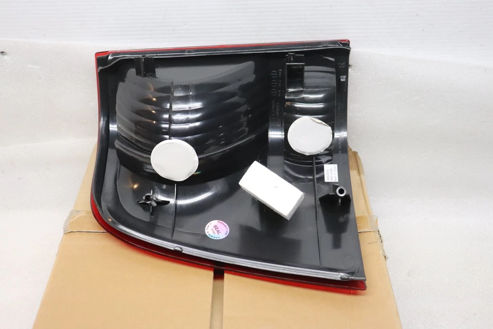 Conjunto de luz trasera derecha Eagle Eyes FR401-U000R para Ford Explorer 2002-2005 Foto 4 de 4