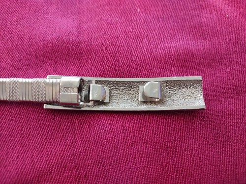 Vintage Silver Stretch BELT Snake Coil Disco Skinny Mesh Textured RETRO 35"-43" - Picture 4 of 8