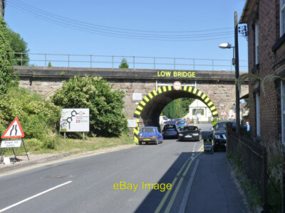 Foto 6x4 Low Bridge Die Warnungen scheinen etwas übertrieben zu sein aber die bri c2013