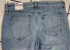 NWT Old Navy Boyfriend Cropped Jeans Size 12 Light Indigo