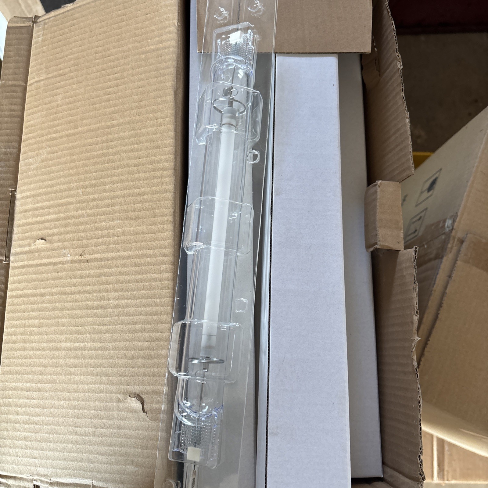 New In box Double Ended 1000 Watt HPS Lamp HPS1000W 09-18