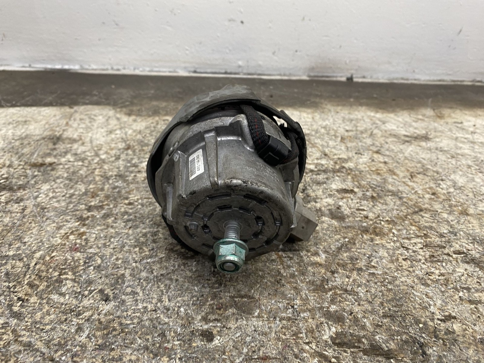 Bentley Flying Spur 2013-2018 FRONT+LEFT Engine mount