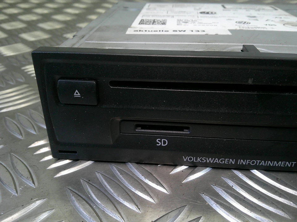 VOLKSWAGEN POLO SE CD PLAYER AND MULTIMEDIA HEAD UNIT 3Q0035842 2014-2017 - Image 2 of 4