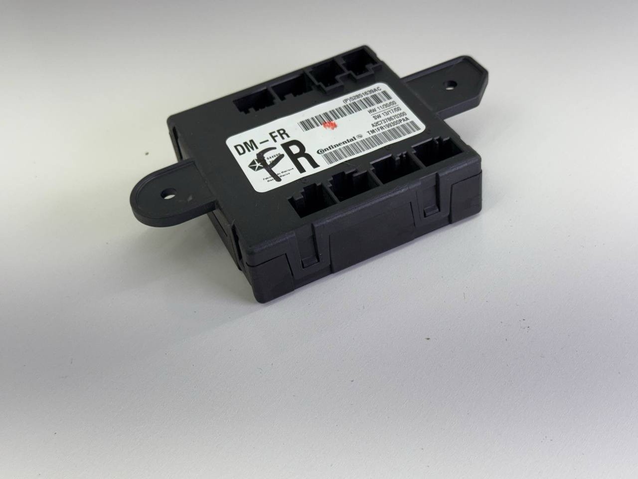 2014-2017 Maserati Ghibli Front Right Side DOOR Control Module 368