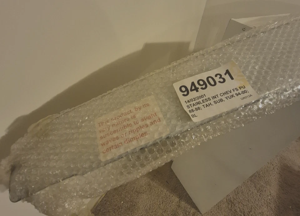 Defletor de insetos interceptor OBS 1988-98 Pickup/94-00 Chevy/GMC - Aço inoxidável - Imagem 3 de 4