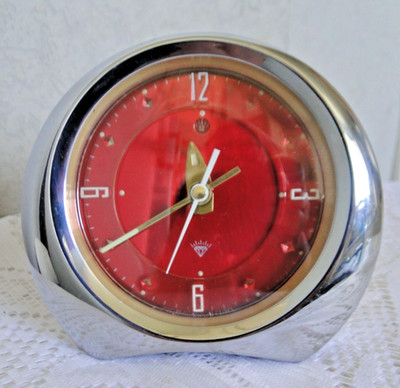 Alter Wecker DIAMOND mechanisch Space Look creme rotes Zifferblatt mit Chrom 1970