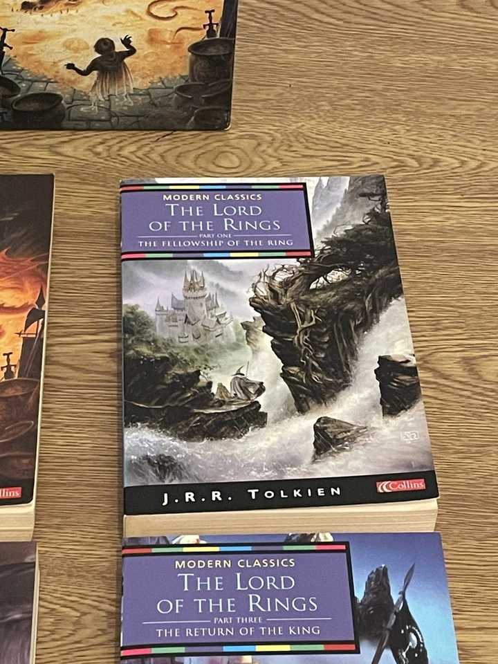Collins Modern Classics Hobbit & The Lord Of The Rings Box Set Paperback 2003 - Image 2 of 4