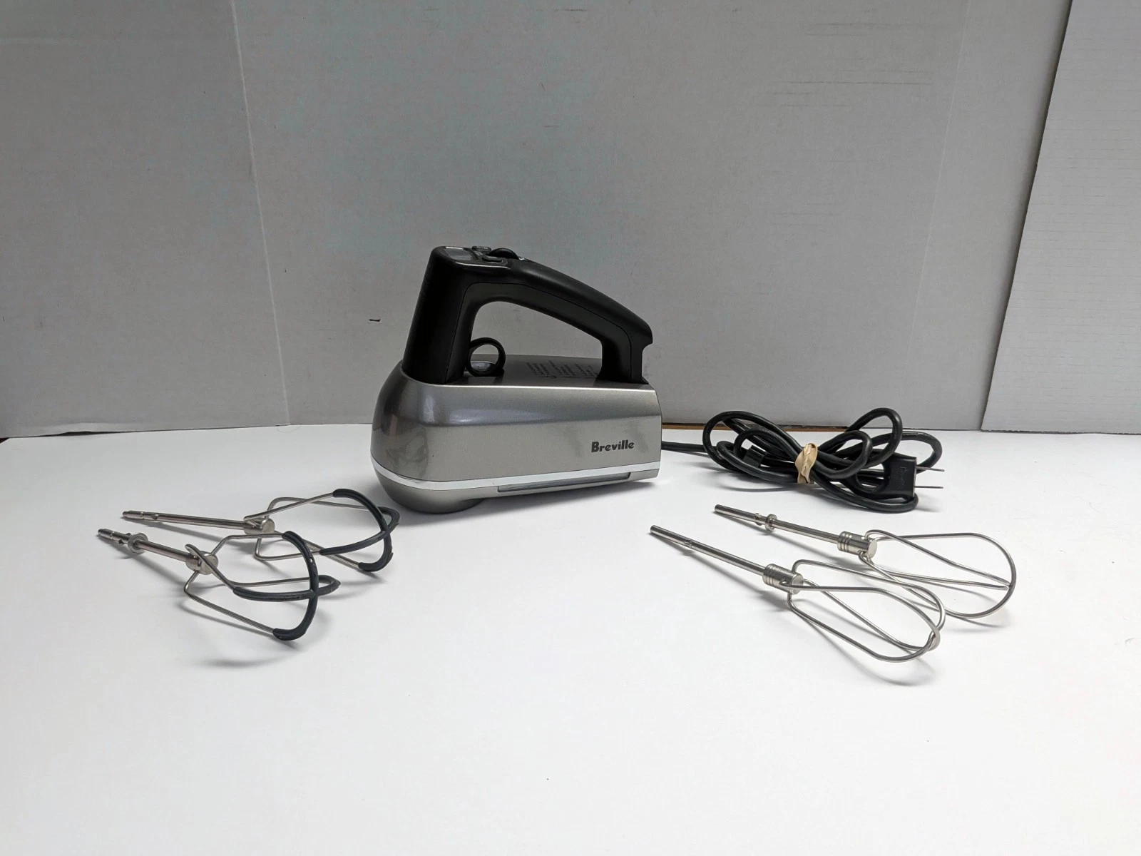 Breville Handy Mix Scraper Hand Mixer BHM800 Silver 9-Speed Digital Tested
Opens in a new window or