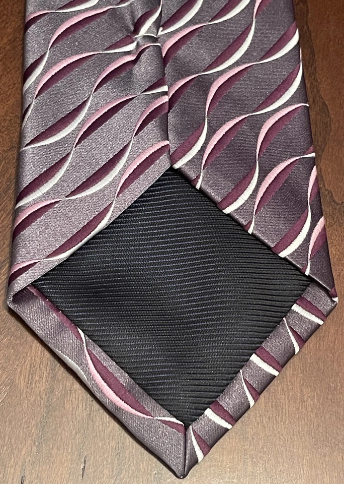 Barcelona Cravatte Purple Pink Gray 100% Polyester Men’s Neck Tie Made In China - Image 2 of 4
