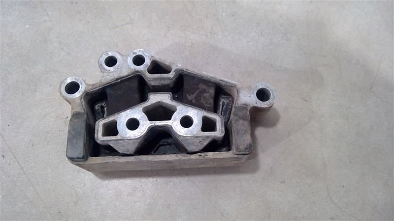 2020-2023 FORD EXPLORER TRANSMISSION MOUNT SUPPORT BRACKET