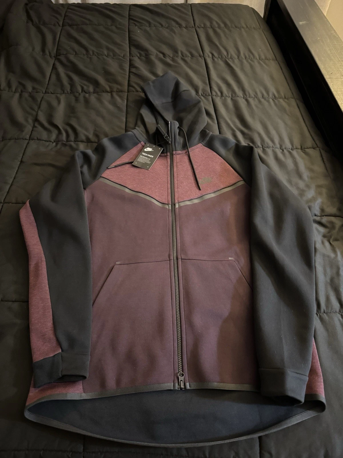 Nike Tech Fleece color blocked windrunner size large 885904-652
Opens in a new window or tab