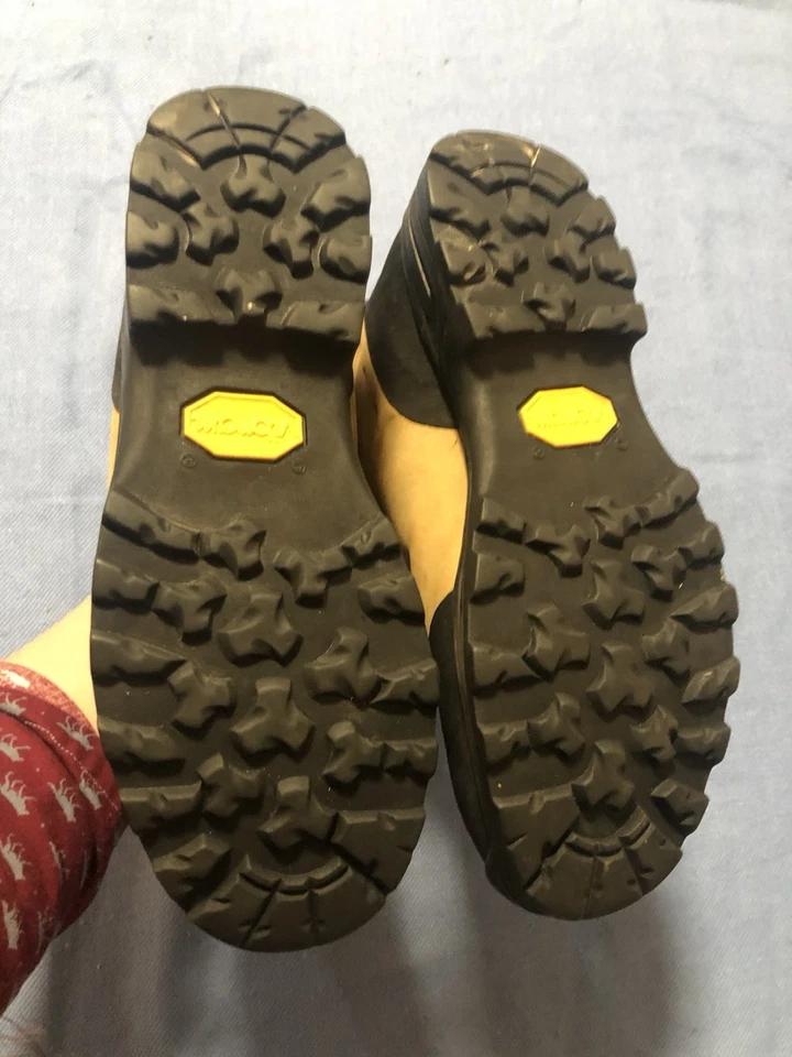 Women’s Montrail Hiking Boots Size 7.5 - Image 4 of 4