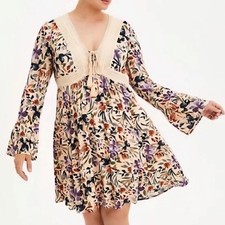 Torrid Plus 1X Floral Crochet Lace Trim Bell Sleeve Boho Cream Dress Women Lined