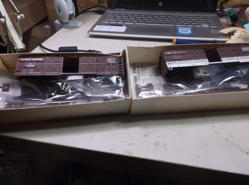 HO Two 40 Ft. Stock Cars ILL. Central & Canadian Nat. Walthers Original Boxes