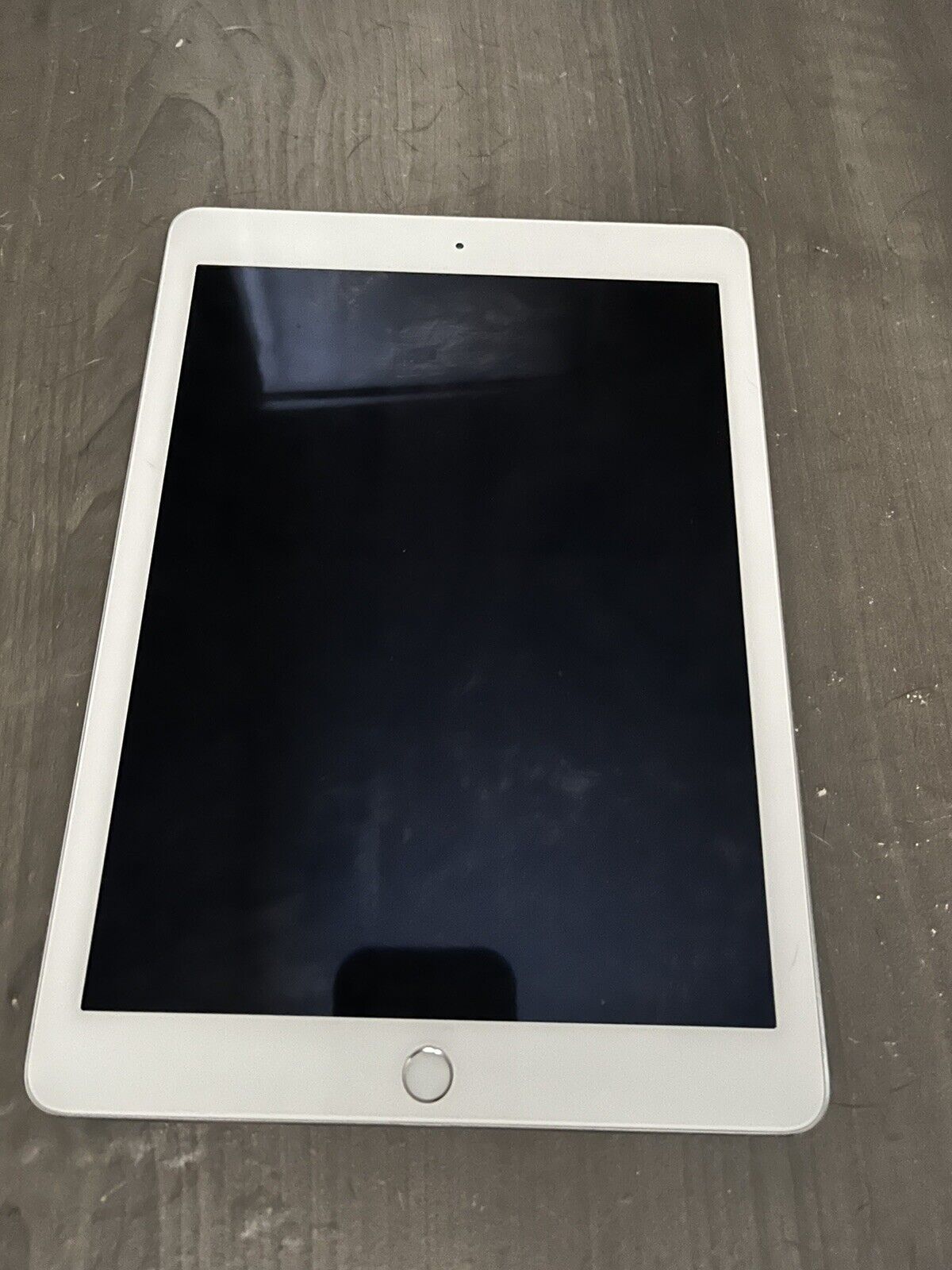 Apple iPad Air 2 128GB, Wi-Fi, 9.7in - Silver (CA)