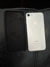 I Phone 7 32GB Unlocked Needs A New Screen But Works Perfectly