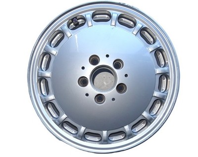 Org. Mercedes Benz Gullydeckel Felge A 2014001302 für W 201 etc.