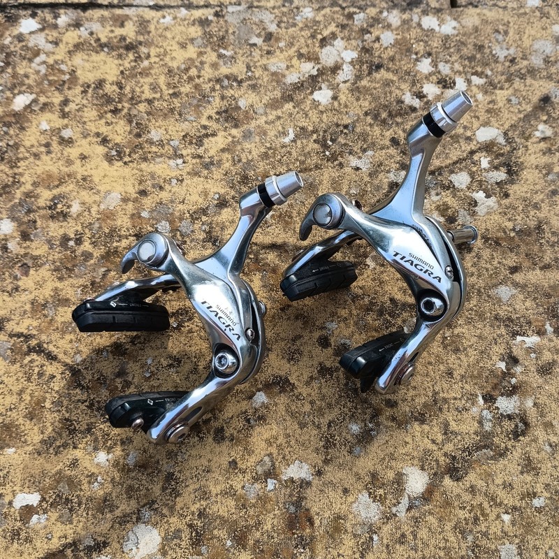 Shimano Tiagra BR-4500 Brakeset Front And Rear Dual Pivot Calipers & Brake Pads