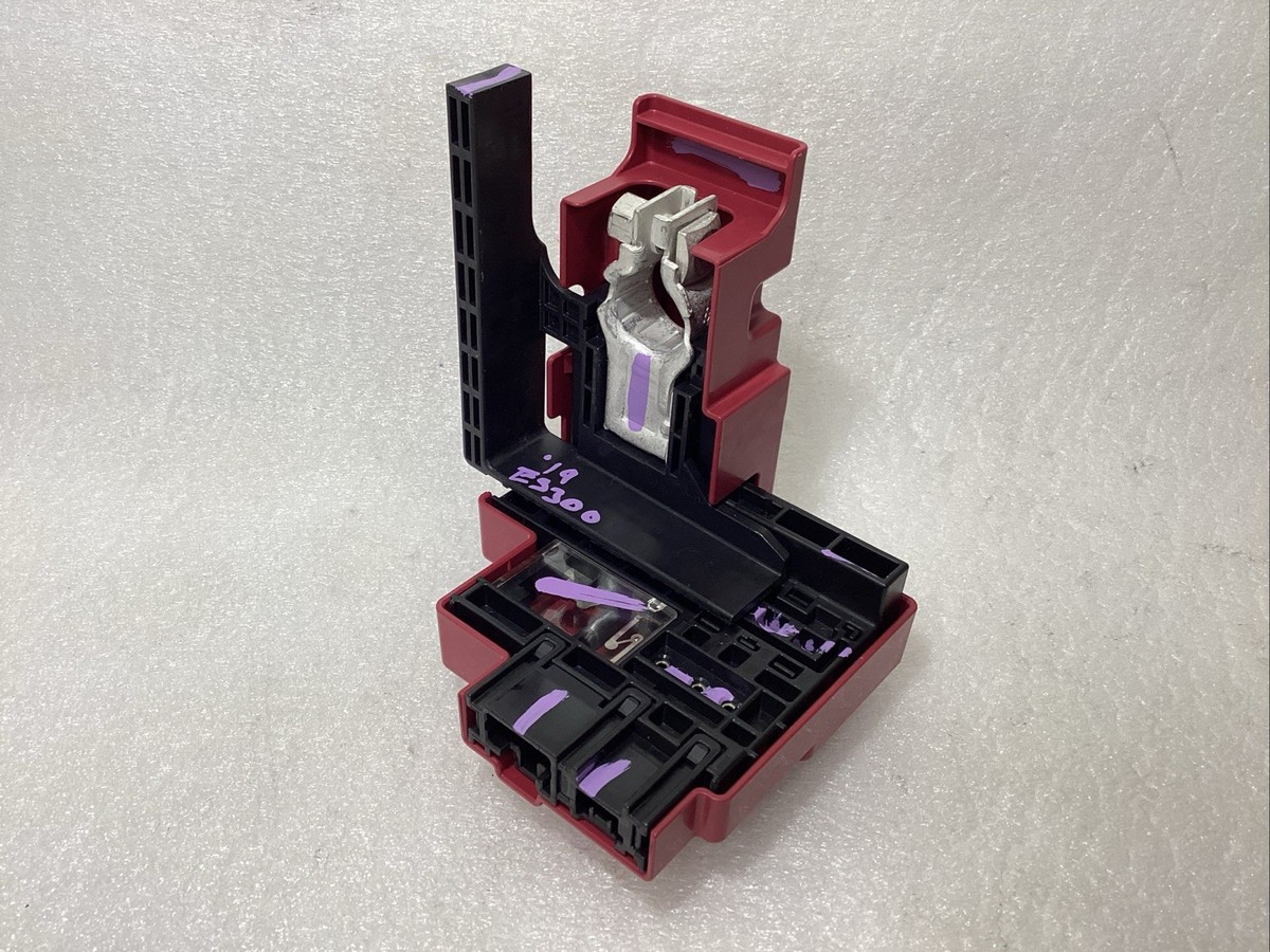 2019-2025 LEXUS ES300H HYBRID POSITIVE BATTERY TERMINAL OEM 82670 2019-2025 LEXUS ES300H HYBRID POSITIVE BATTERY TERMINAL OEM 82670