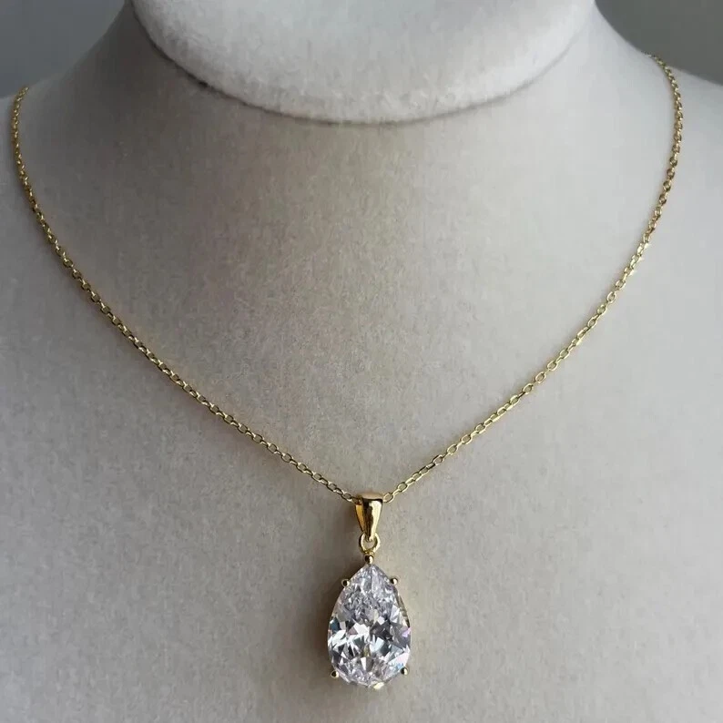 Collares colgantes solitario de diamantes cultivados en laboratorio VS talla pera de 3 quilates de oro amarillo de 14 k Foto 3 de 4