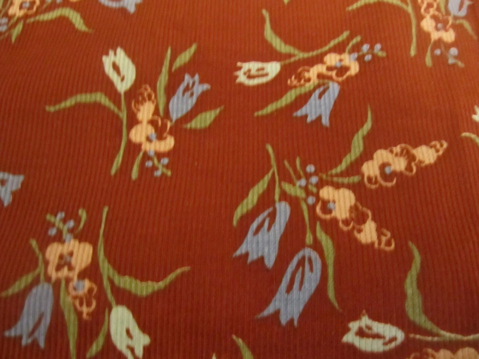 Tela de pana de algodón Pinwale floral rosa óxido floral estampado floral 1 yarda x 44 Foto 2 de 4