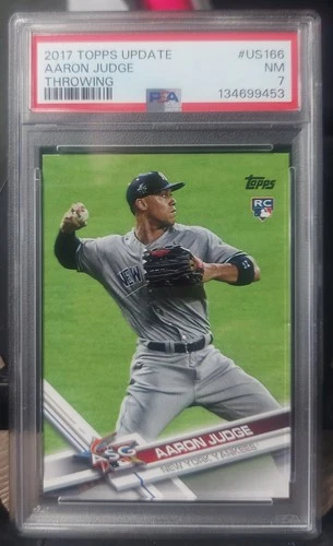 2017 Topps Update #US166 Aaron Judge Throwing PSA 7 Rookie RC