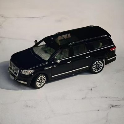WTX 1:64 Lincoln Navigator Diecast Car Model Gift Collection Toy