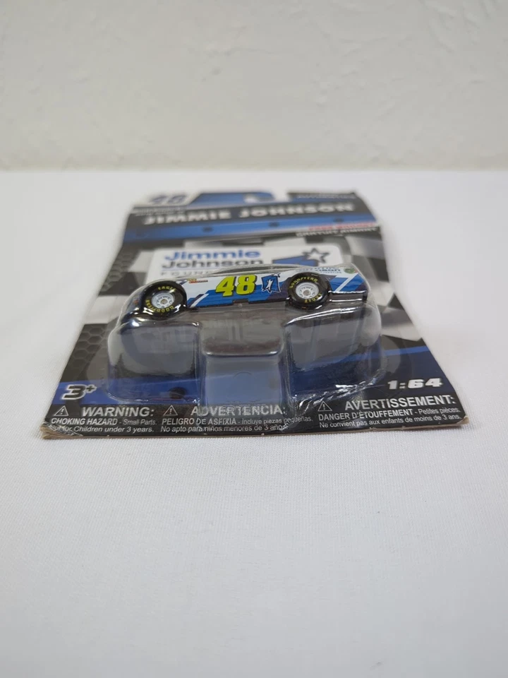 Jimmie Johnson #48 Lowes 1:64 2018 JJ Foundation NASCAR Authentics - Изображение 3 из 4