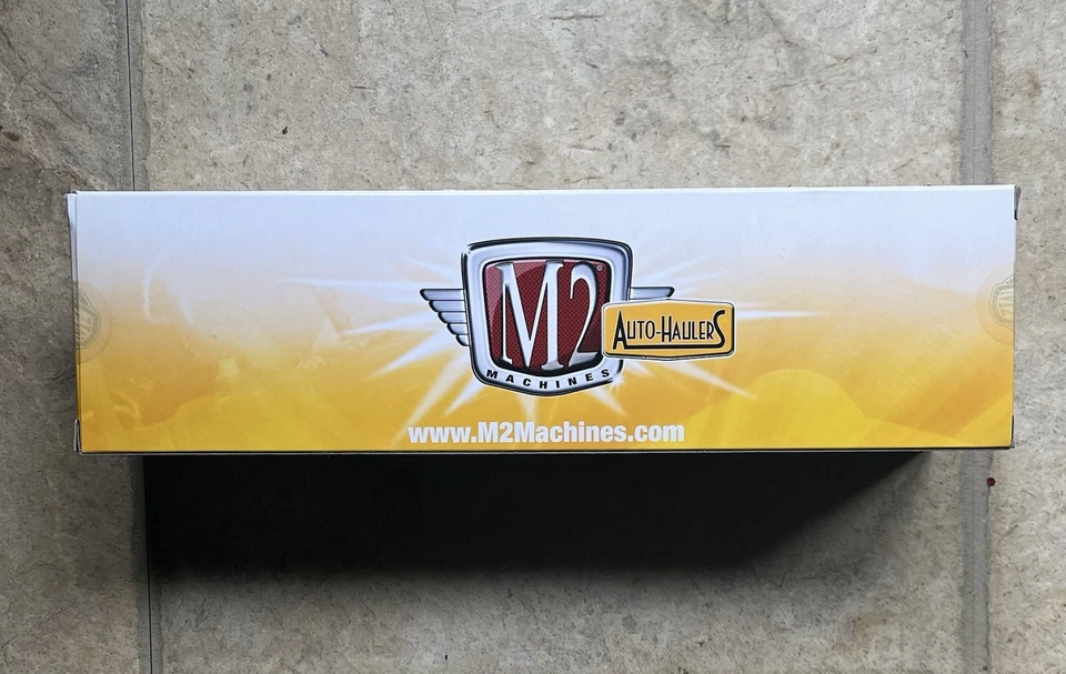 M2 Machines Haulers 1957 Dodge COE & 1968 Plymouth Barracuda HEMI CHASE R24 - Image 4 of 4