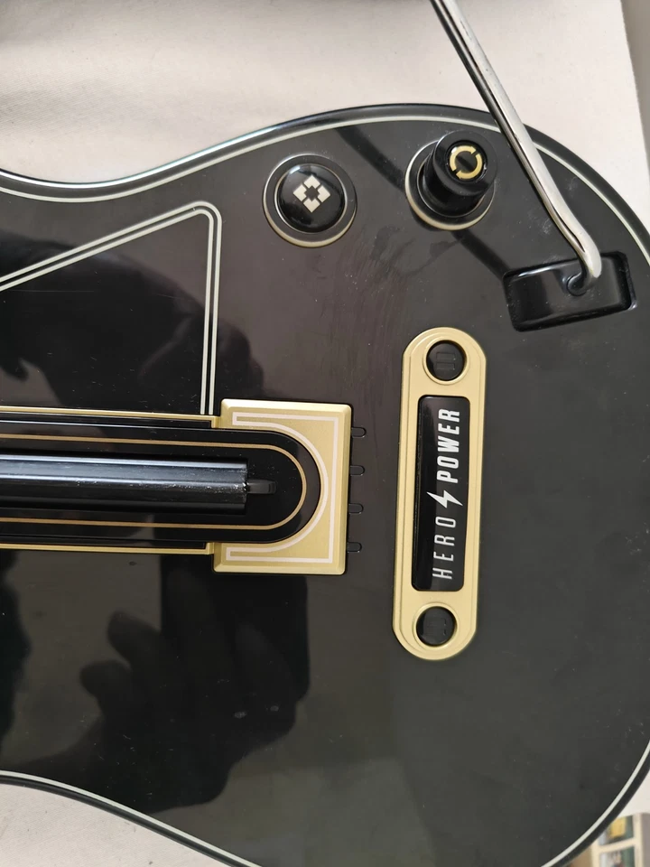 2 Guitar Hero Live Wireless Guitars 0000654 PS3 PS4 Xbox 360 One No Dongle  - Image 3 of 4