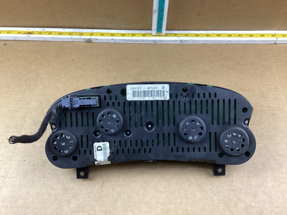 Cuadro de instrumentos velocímetro Cadillac CTS SRX 2004 25751848 FABRICANTE DE EQUIPOS ORIGINALES Foto 4 de 4