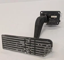 Used Freightliner Century, Columbia Electric Accelerator Pedal-P/N A01-22954-006