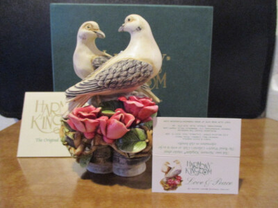Harmony Kingdom Love & Peace Doves Romance Annual Marble Resin Box Figurine